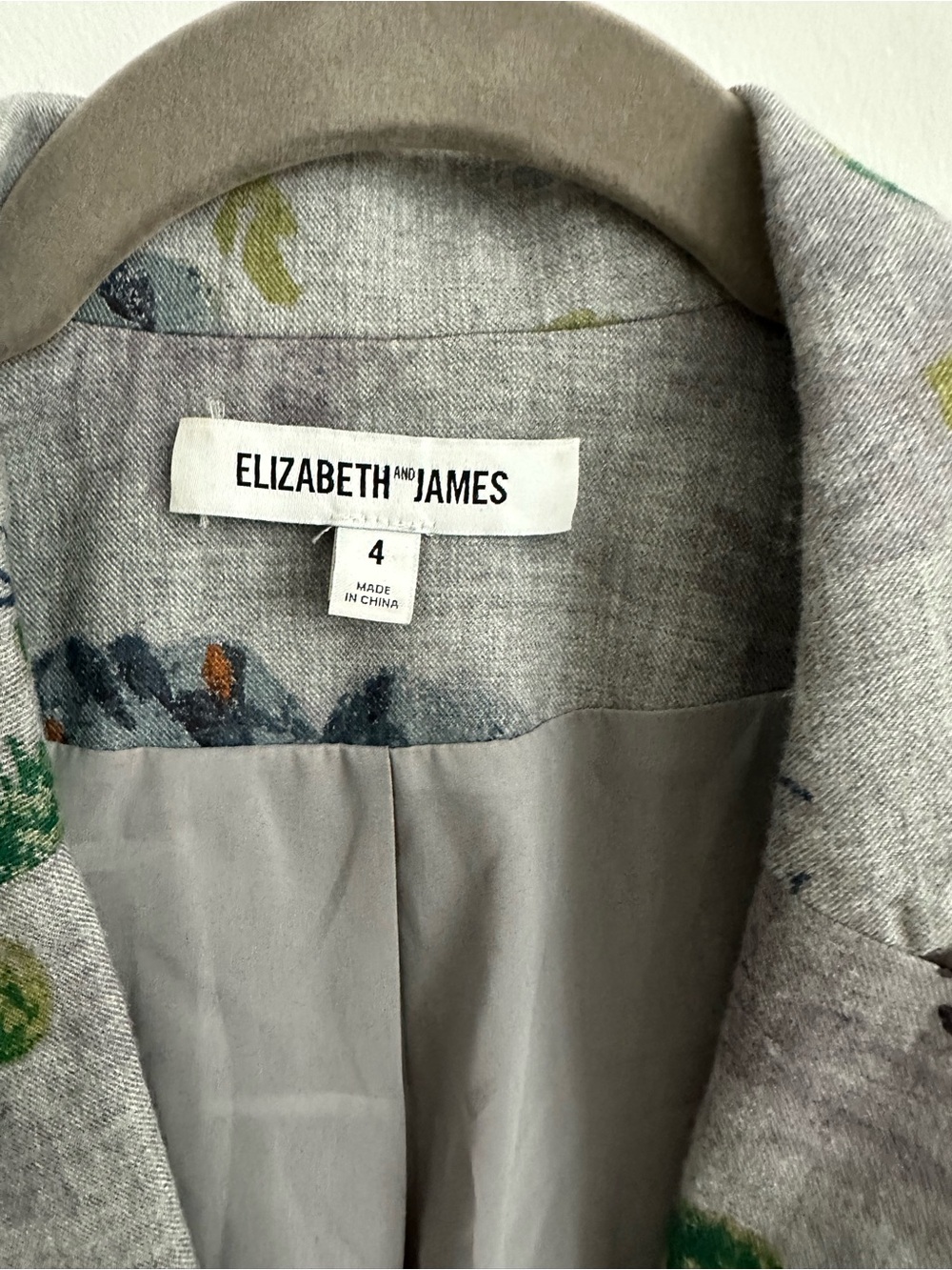 Elizabeth and James Gray Floral Single-Button Blazer with Red and grey Silk Trim - Picture 3 of 10